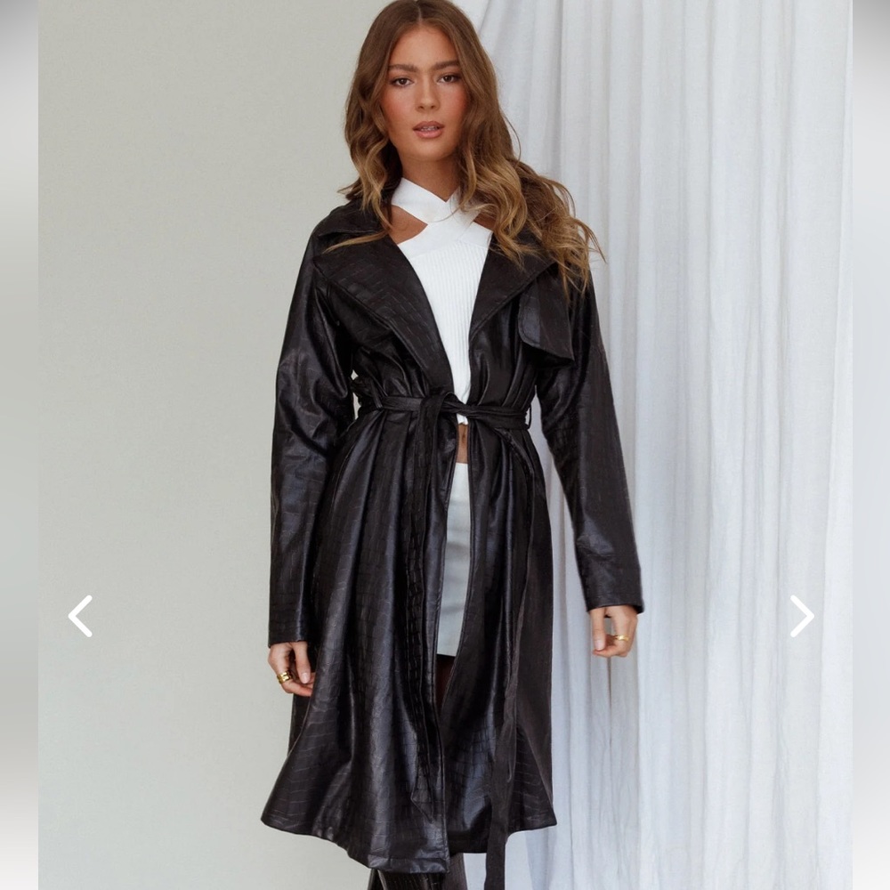 SELFIE LESLIE WILHELMINA LONG JACKET EMBOSSED BLACK